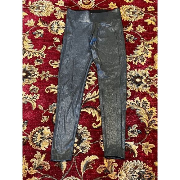 Victoria Secret Pink Ultimate Shimmery Leggings Size XS - Picture 1 of 4